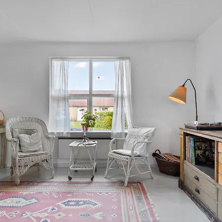 1 Bedroom Cozy In Nykobing M Vakantiehuis Flade